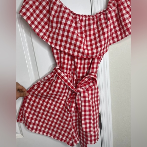 🌻 Red Gingham Off-The-Shoulder Romper 🌻 - Picture 2 of 6